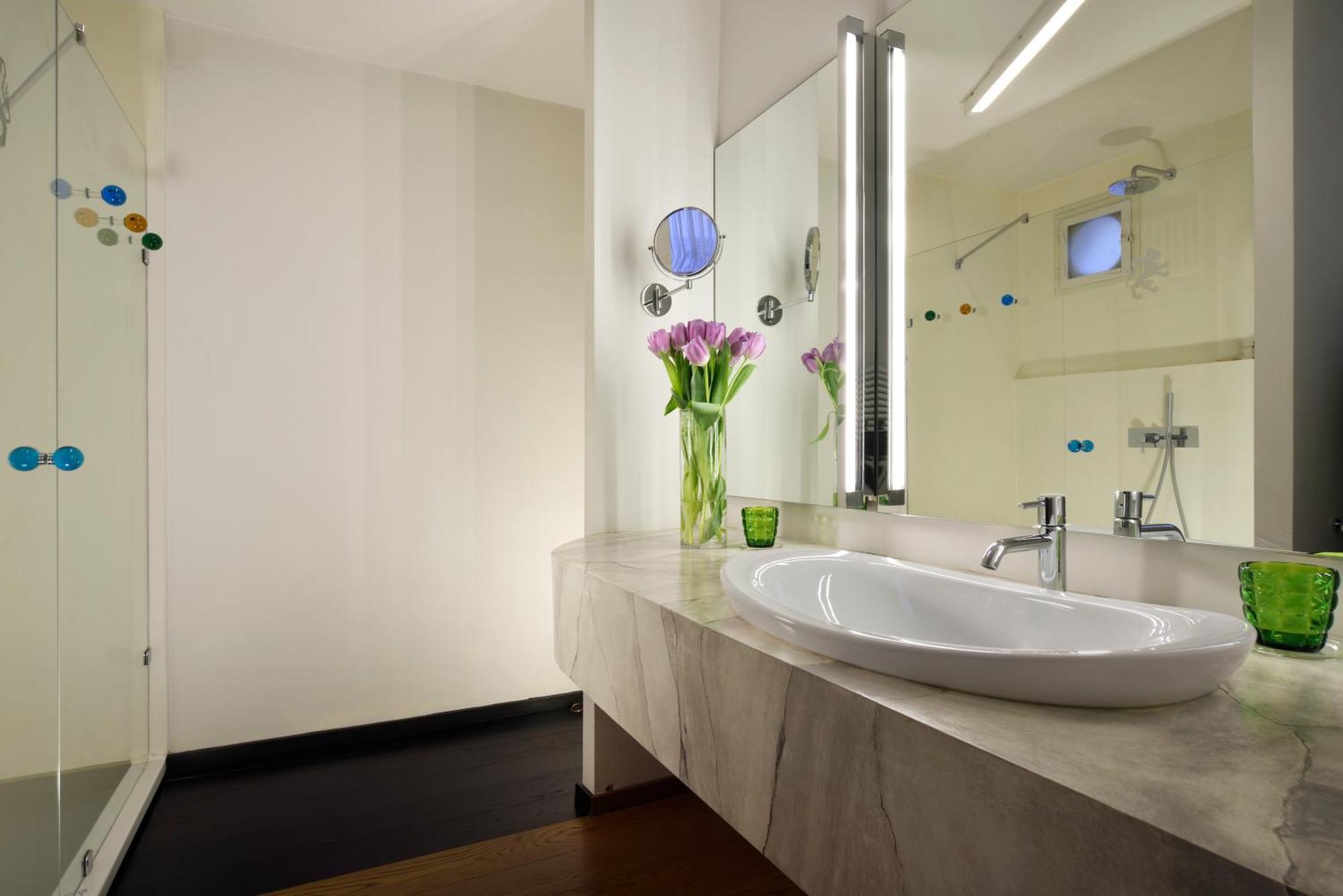Leone Blu Suites | Una Esperienze Флоренция Екстериор снимка